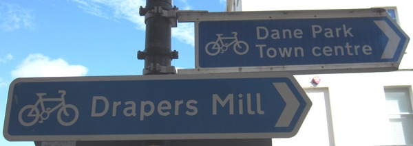 The photo for Drapers Mill cycle route sign pointing in wrong direction.